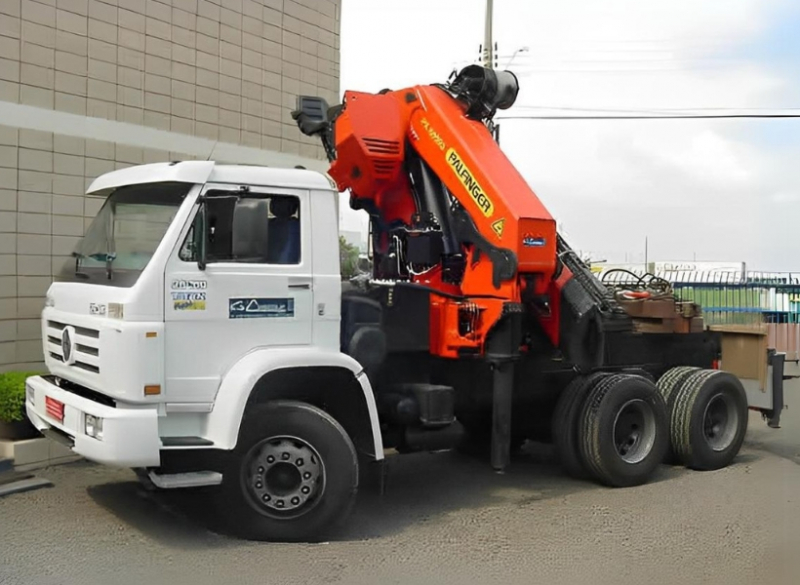 A Cunzolo oferece locação do Guindaste Articulado Palfinger PK 60000 com capacidade total de 25 toneladas é um dos mais utilizados para serviços de transporte de carga pesada, devido à sua facilidade de operação e custo-benefício. 