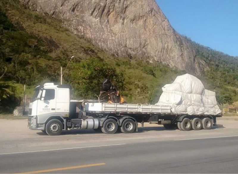 A Cunzolo trabalha com Carreta Carga Seca 03 eixos, que possuí 12,4 metros de comprimento de caixa de carga, podendo chegar até 14m (modelo carga seca longa).