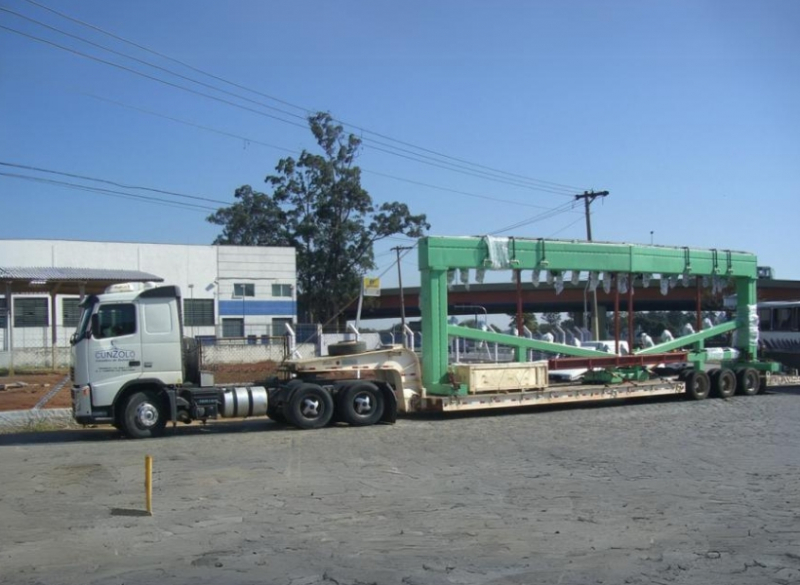 A Cunzolo disponibiliza a prancha Semirreboque Carrega Tudo Lagartixa, ideal para realizar o transporte de cargas pesadas de grande porte, com altura de 3,80 metros, sem a necessidade de autorização especial.