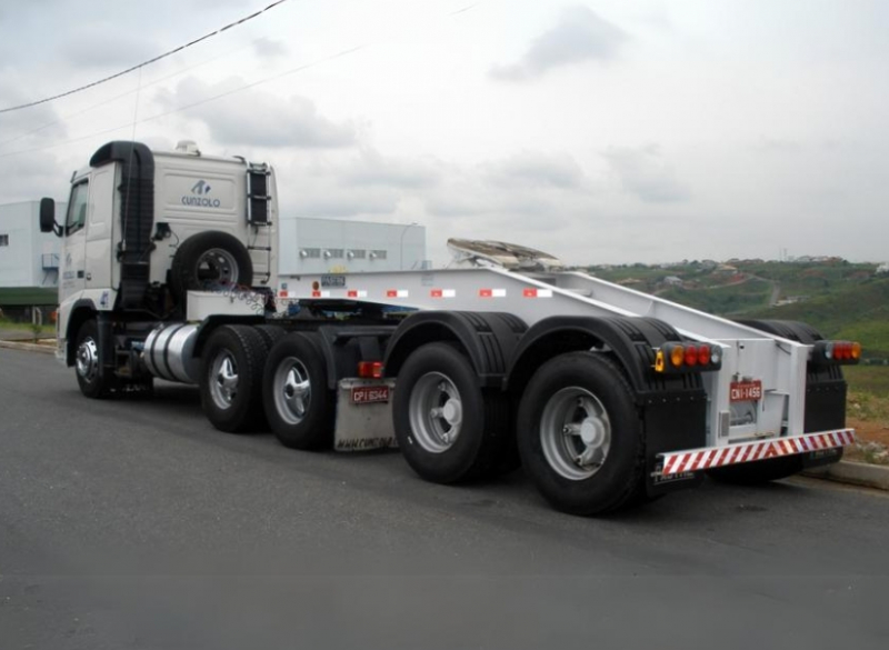 O aluguel de Carreta Dolly � a op��o ideal para aumentar a capacidade de carga de um conjunto. Esse tipo de equipamento � utilizado para fazer conex�o entre um reboque e outro. Ele pode ser acoplado ao semirreboque Carrega Tudo com capacidade adicional para at� 14 toneladas.