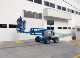 Plataforma com Lan�a Articulada Genie Z45/25 RT