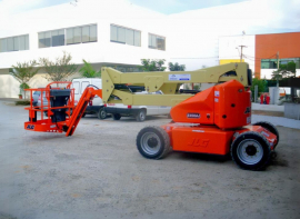 Plataforma com Lan�a Articulada JLG E450AJ 