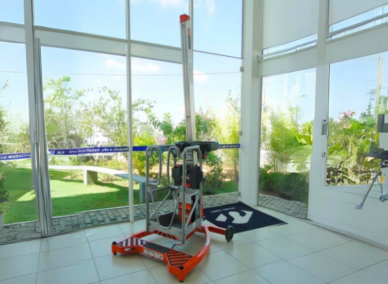 A Cunzolo trabalha com a Plataforma Individual LIFT POD (PTA), equipamento ideal para ambientes internos que exigem cuidado quanto ao piso.