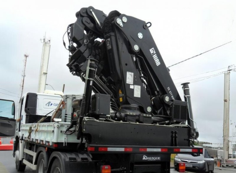 A Cunzolo oferece para locação o Guindaste Articulado HIAB 377 (Guindauto), modelo com JIB HIAB XS 377 E-5 HIPRO JIB 75 X-4 são ideais para trabalhos em ambientes restritos e com interferências que exijam capacidade de içamento. 