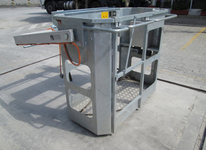 A Cunzolo oferece para locação o Guindaste Articulado HIAB 377 (Guindauto), modelo com JIB HIAB XS 377 E-5 HIPRO JIB 75 X-4 são ideais para trabalhos em ambientes restritos e com interferências que exijam capacidade de içamento. 