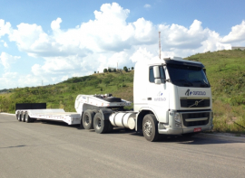 Prancha 3 Eixos com Pesco�o Remov�vel - Transporte Pesado e Remo��es Industriais 