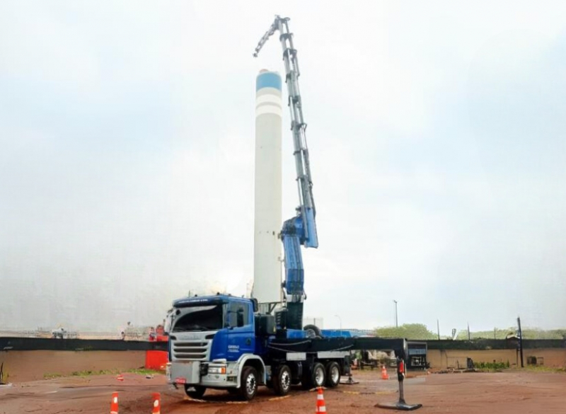 A Cunzolo trabalha com o Guindaste Articulado Fassi F1950 possui capacidade de içamento de 30 toneladas a 4,3 metros. É utilizado em substituições de pontes rolantes, montagens de lajes, entre outros.