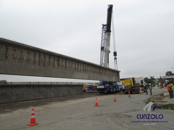 A Cunzolo realizou o içamento de 02 vigas de 30 metros de comprimento, 1,20 metros de largura e peso de 30 toneladas cada. Para essa operação foram utilizados 01 Guindaste Rodoviário Tadano ATF 220 (cap. 220 t.), 01 Guindaste Rodoviário Liebherr 220 (cap. 220 t.) e 02 carretas Dolly.