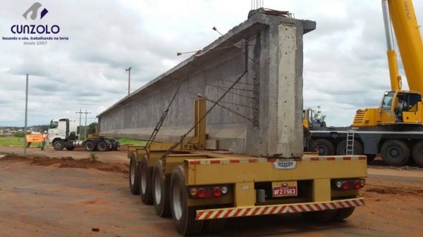 A equipe Cunzolo realizou o carregamento, transporte e montagem de 27 vigas. O trabalho foi realizado com dois Guindastes de 220 toneladas, sendo um o GMK5220 e o outro o LTM1200, além de mais quatro Dollys.