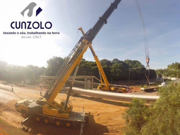 A Cunzolo realizou uma operação completa de carregamento, transporte e montagem de passarela metálica na cidade de Itupeva - SP, utilizando os Guindastes Liebherr LTM 1220 e Grove GMK 5275, ambos de alta capacidade e precisão operacional.