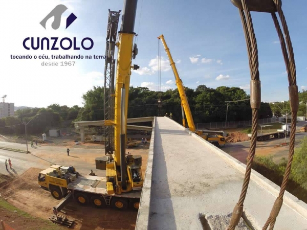 A Cunzolo realizou uma operação completa de carregamento, transporte e montagem de passarela metálica na cidade de Itupeva - SP, utilizando os Guindastes Liebherr LTM 1220 e Grove GMK 5275, ambos de alta capacidade e precisão operacional.