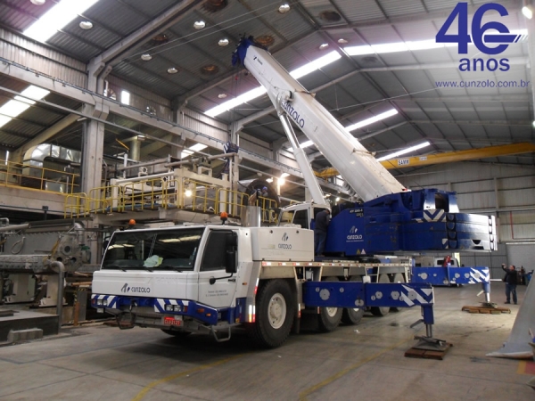 A Cunzolo realizou o içamento de um tambor de 50 toneladas. Como a operação foi realizada com pouco espaço para patolamento e a altura do prédio era baixa para fazer amarrações, foi utilizado o Guindaste Rodoviário Tadano ATF 220G-5.