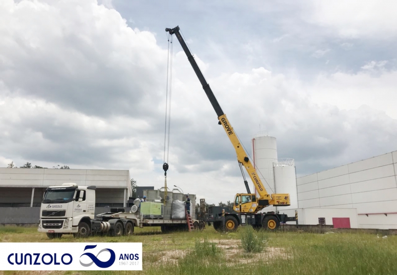 A Cunzolo realizou uma operação de transporte pesado, içamento e posicionamento de peças em Jundiaí - SP, com planejamento, segurança e precisão em todas as etapas, utilizando guindastes e carretas de alta capacidade. 