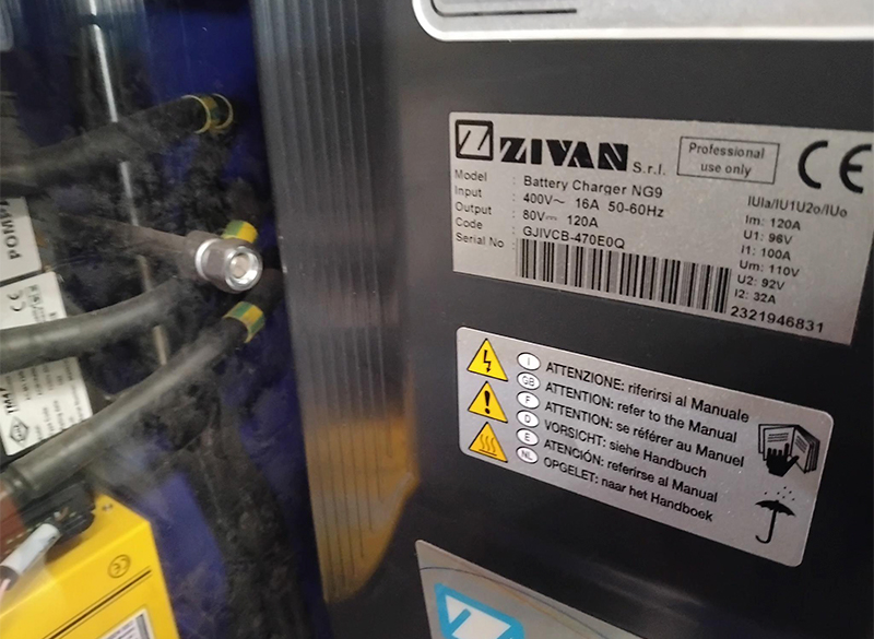 A Cunzolo oferece locação do Guindaste Elétrico Industrial (INDOOR) Ormig 15 iE que possui capacidade para até 15 toneladas e lança telescópica de até 10,60m.