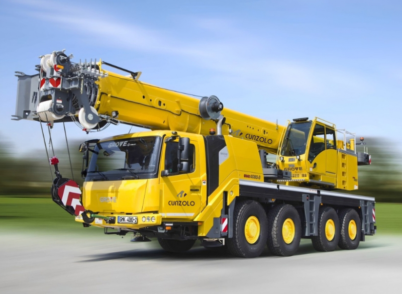 A Cunzolo trabalha com locação do Guindaste Rodoviário Grove GMK 4080, que possui capacidade de elevação poderosa, além de mobilidade incomparável no local de trabalho. 