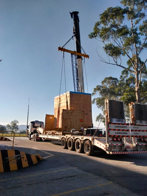 transporte-de-carga-excedente-e-remocao.html