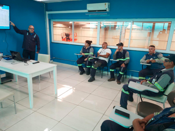 Equipe operacional da unidade de São José dos Campos