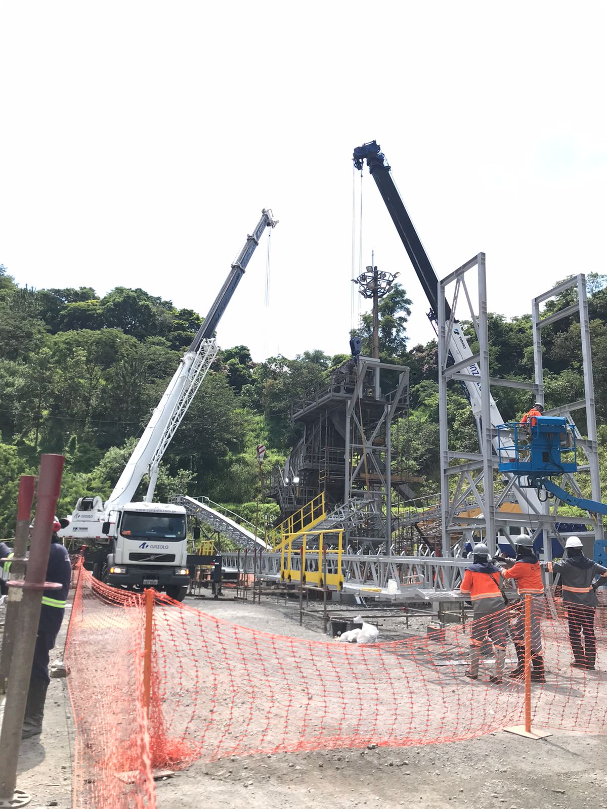 os-dois-ts300-em-operacao.html