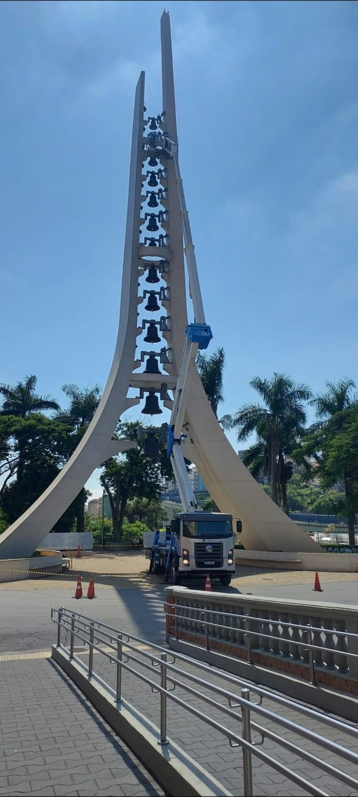 Manutenção e Limpeza dos Sinos BasÃlica Aparecida do Norte Manutenção e Limpeza dos Sinos BasÃlica Aparecida do Norte