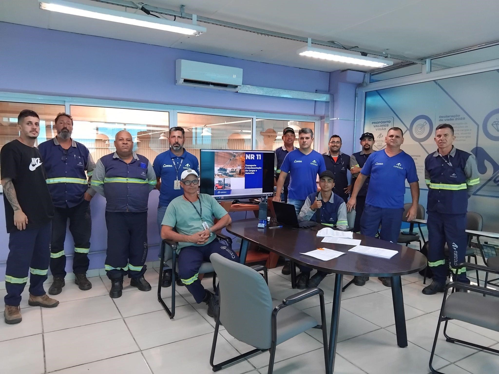 Treinamento NR11 Treinamento NR11