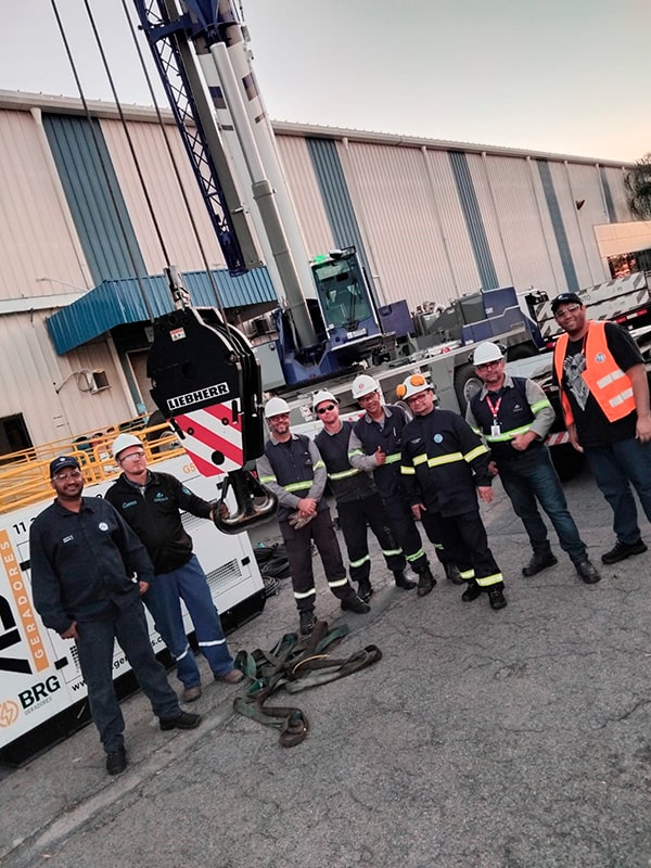 Equipe Cunzolo operando Liebherr Equipe Cunzolo operando Liebherr