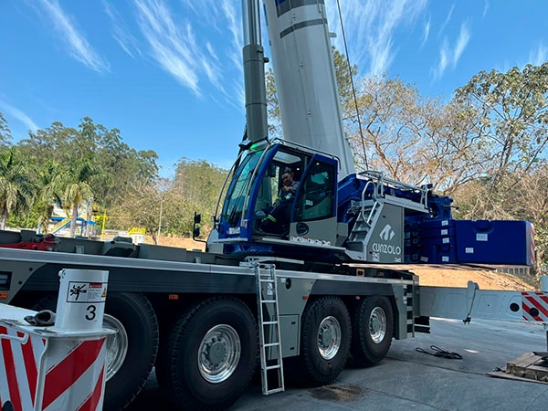 Aluguel de Guindaste Rodoviário Liebherr 1230 na Cunzolo Aluguel de Guindaste Rodoviário Liebherr 1230 na Cunzolo