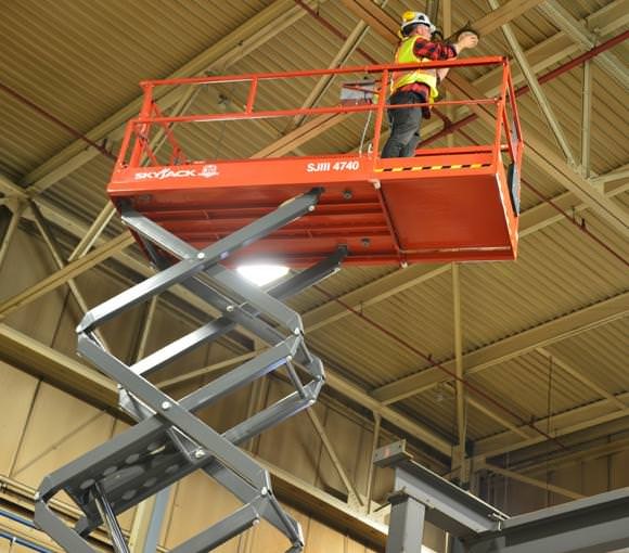 Locação de Plataforma Tesoura Elétrica Skyjack SJ4740 Locação de Plataforma Tesoura Elétrica Skyjack SJ4740