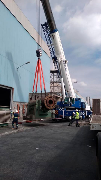 equipe-de-remocao-industrial-em-acao.html