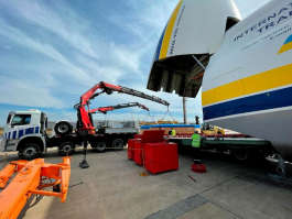  Movimenta��o de fuselagem com guindastes articulados