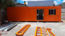 Guindaste TS 300 no i�amento de containers