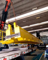 Fassi F1950 e PK 100000 operam em ind�stria de autope�as