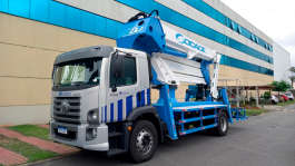 A mais nova plataforma sobre caminh�o Socage 37DJ